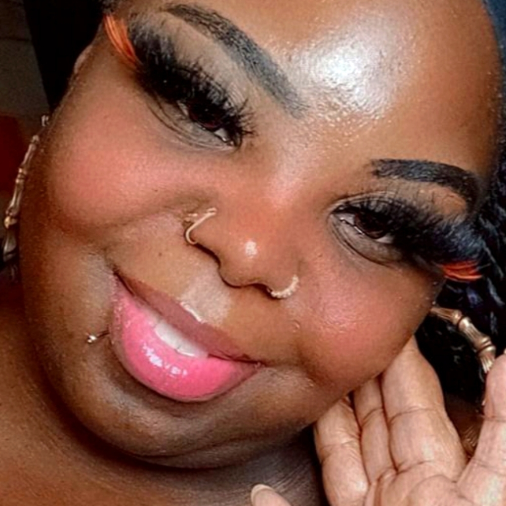 Lashes red and black
